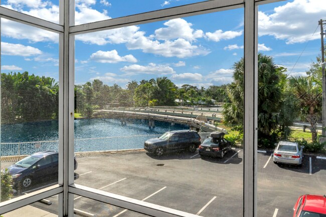 River Shores unit 211, Oakland Park, FL 33334 - photo 7