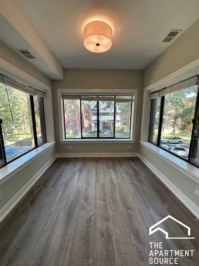 1002 Crain St unit 3, Evanston, IL 60202 - photo 4