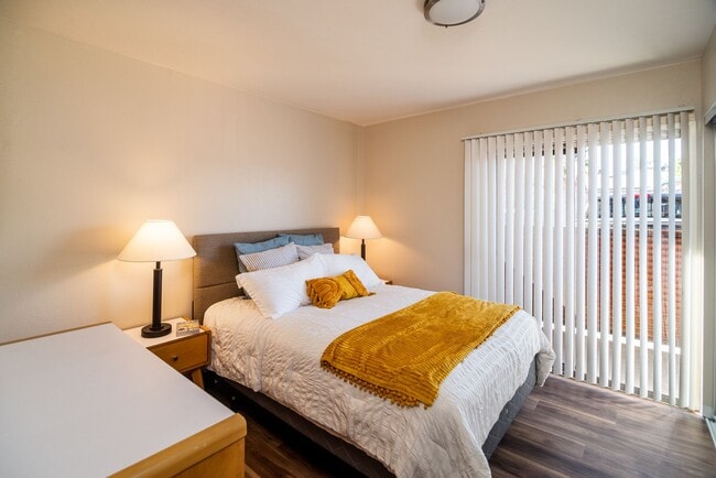 Union On Bellevue - Near The U of A, Tucson, AZ 85716 - photo 6