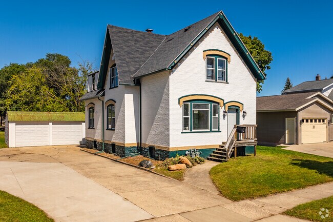 Three Corners has a good variety of home types and styles.