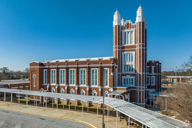 Early College High School at Carver has a student to teacher ratio of 12 to 1.