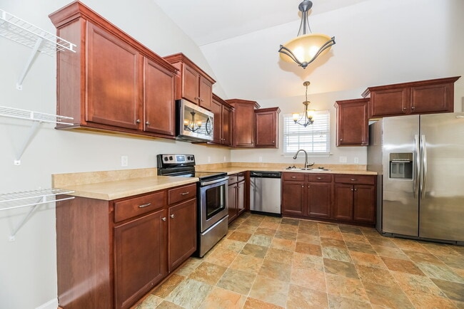 2008 Slayton Dr, Spring Hill, TN 37174 - photo 6