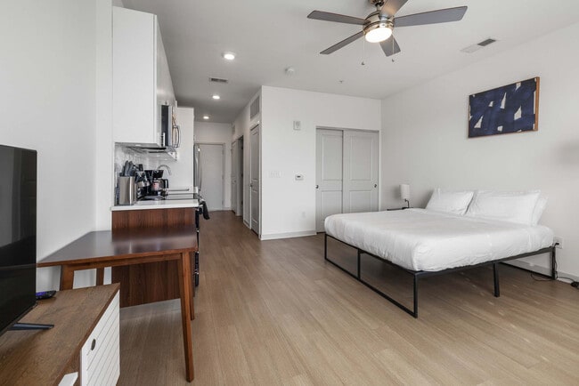 633 E Main St unit ID1031631P, Louisville, KY 40202 - photo 5