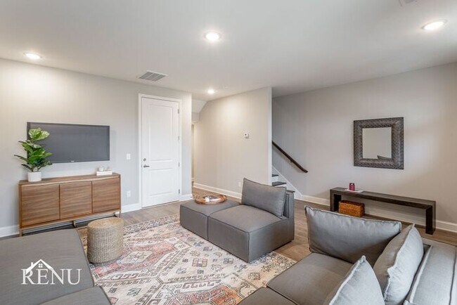 2374 E 18th St Place, Chattanooga, TN 37404 - photo 6