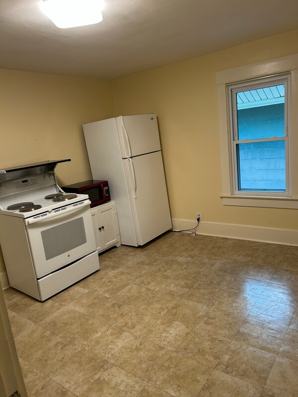 1209 W Governor St unit B, Springfield, IL 62704 - photo 3
