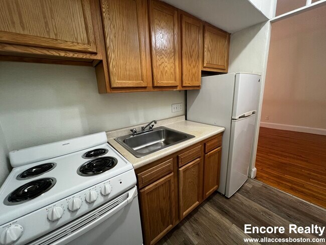 33 Lancaster Terrace unit 112, Brookline, MA 02446 - photo 4