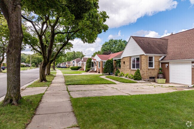 Single-story brick facade homes are common in Green Bay's Marquette Park neighborhood.