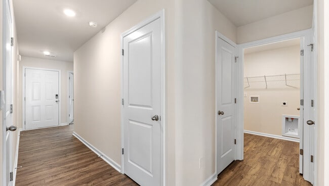 121 Bobbin Rd, Greenville, SC 29611 - photo 7