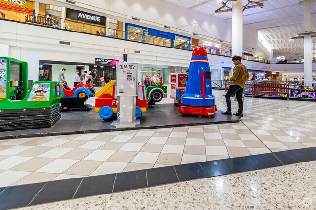 Independence Center is just a few minutes' drive away from 39th East, and offers a good selection of retailers.