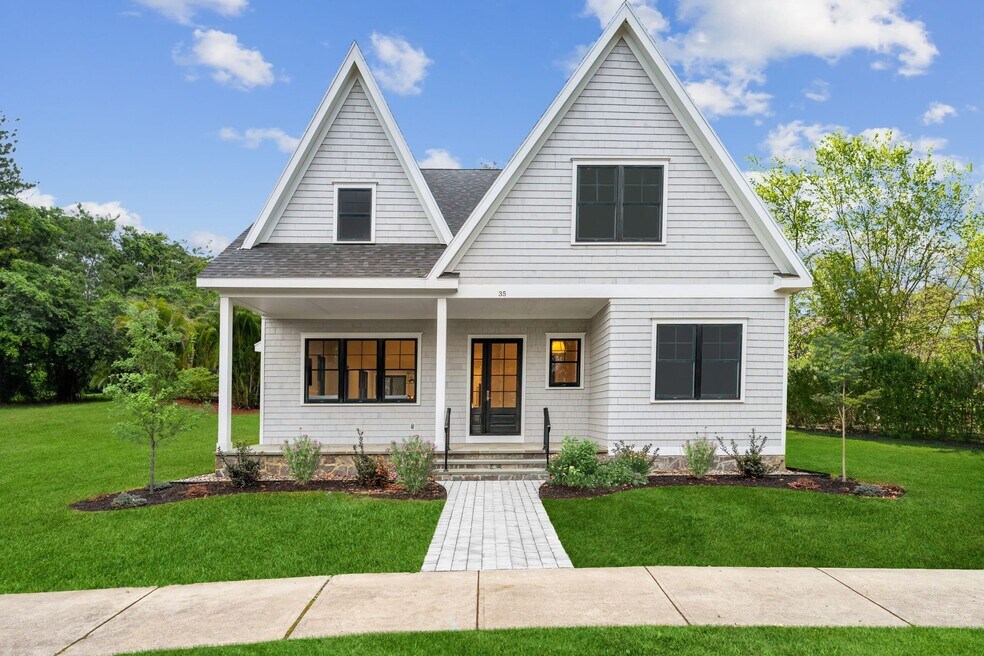 27 Oak Ridge Blvd unit 36487860, Saratoga Springs, NY 12866 - photo 1