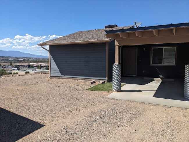 354 W Hollamon St unit A, Camp Verde, AZ 86322 - photo 2