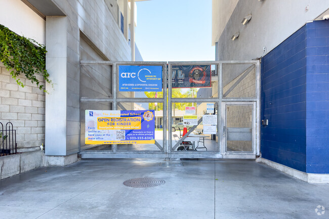 Wallis Annenberg High School