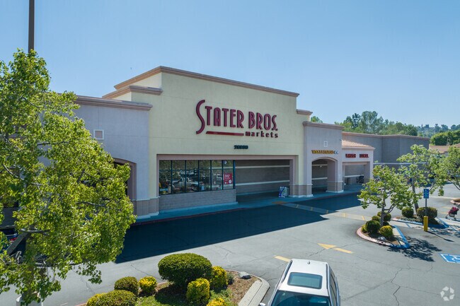 Stater Brothers is where a lot of Canyon Country locals go for their main groceries.