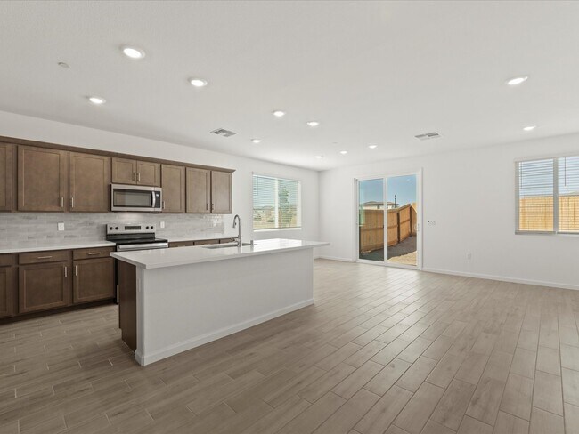 2393 Sather St, Manteca, CA 95337 - photo 6