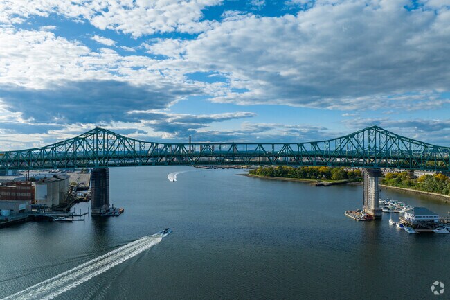 The Tobin Bridge is the most popular way to drive into Boston from Chelsea.