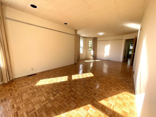 10 Packard Ave unit 10 Parckard Ave Unit, Somerville, MA 02144 - photo 4