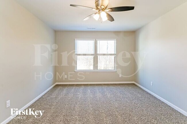 10112 Holly Park Dr, Charlotte, NC 28214 - photo 7