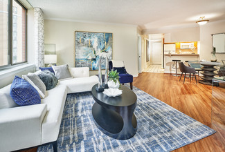 801 N Monroe St, Arlington, VA 22201
