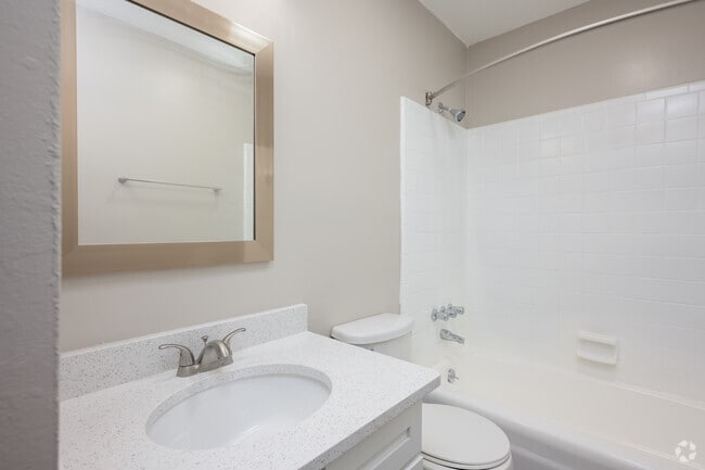 Burbank - 900SF - Primary Bathroom