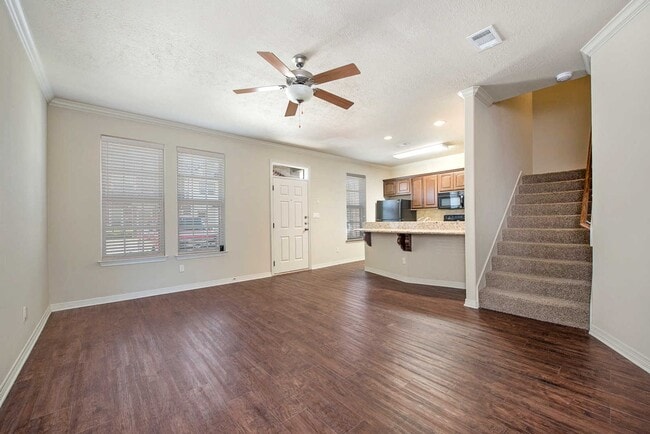 517 Forest Dr Loop, College Station, TX 77840 - photo 2