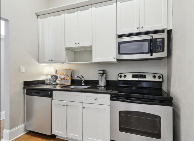 1544 Camp St unit 4, New Orleans, LA 70130 - photo 6