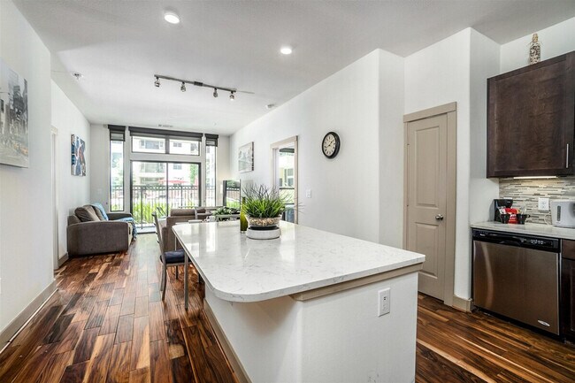 1125 W Pierce St unit ID1359162P, Houston, TX 77019 - photo 4