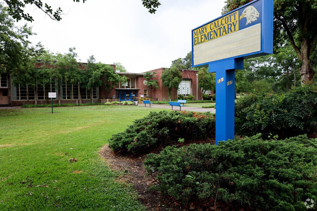 Mary Calcott Elementary School sign displays school news and updates.