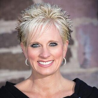 Jenelle Bezdek