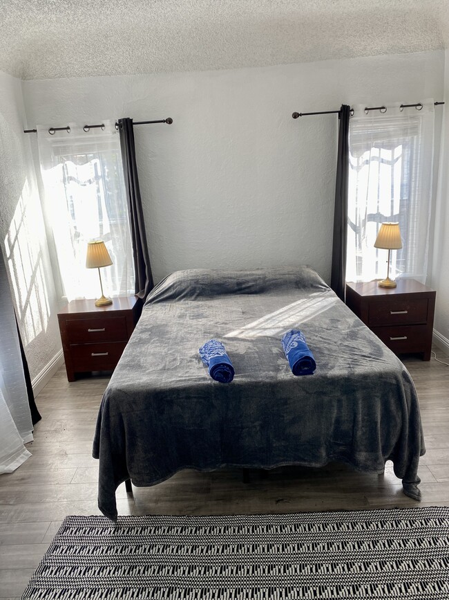 6313 S Victoria Ave, Los Angeles, CA 90043