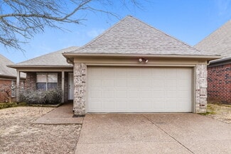 10095 Cross Hill Dr, Cordova, TN 38018