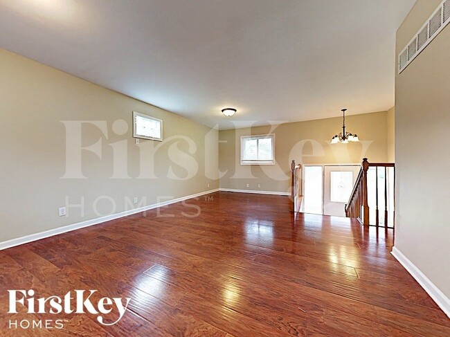 1154 Rathbone Ave, Aurora, IL 60506 - photo 3