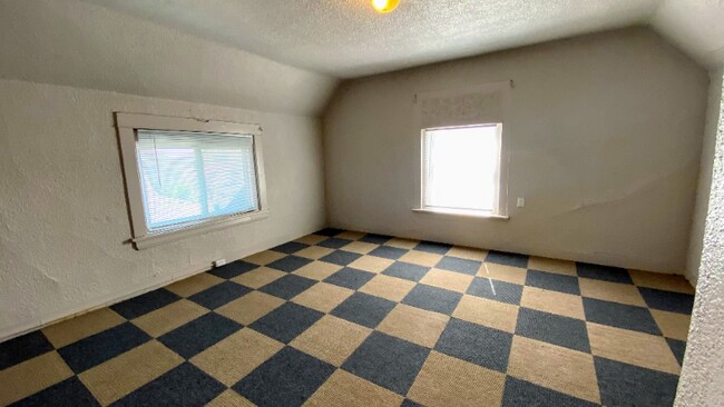 553 Shamrock St SW unit 2, Grand Rapids, MI 49503 - photo 5