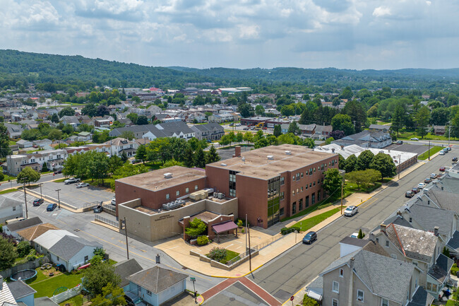 Jefferson Elementary School in Emmaus has a student to teacher ratio of 15 to 1.