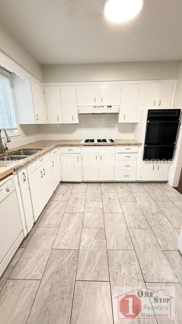 9701 E 50th St, Kansas City, MO 64133 - photo 7