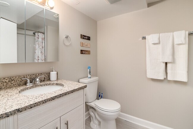 649 Edgebrook Terrace unit ID1285083P, Elgin, IL 60120 - photo 7