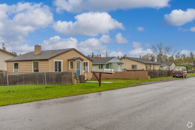 Single-family homes in Midtown are often modest in nature and range from ranches to cottages.