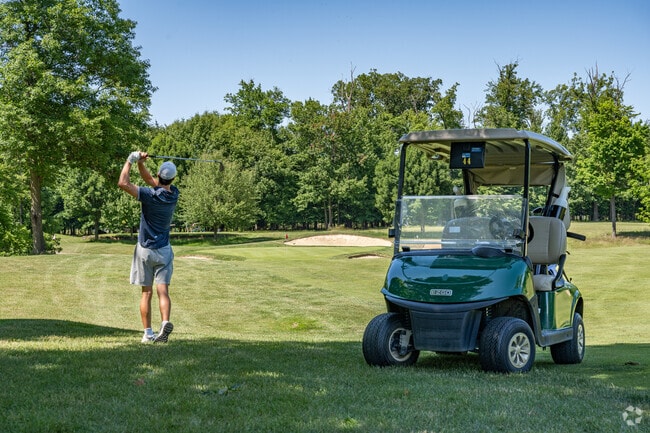 StoneWater Golf Club offers Highland Heights golfers an enjoyable yet formidable experience.