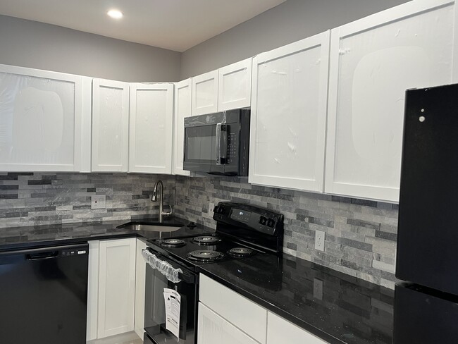 1006 F St NE unit 1006 F ST NE 2 Level, Washington, DC 20002 - photo 7