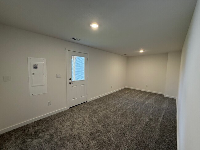 179 Lockheed Dr, Moon Township, PA 15108 - photo 3