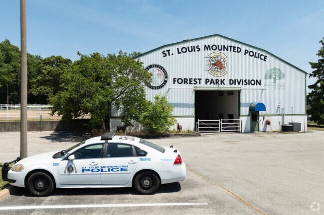 On the boarder of Cheltenham, the Mounted Patrol operates with sixteen officers and four horses.