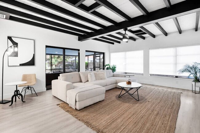 704 NE 2nd St unit ID1372332P, Pompano Beach, FL 33060 - photo 6