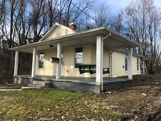 316 Maple St Unit Maple Street Cottage, Marion, VA 24354