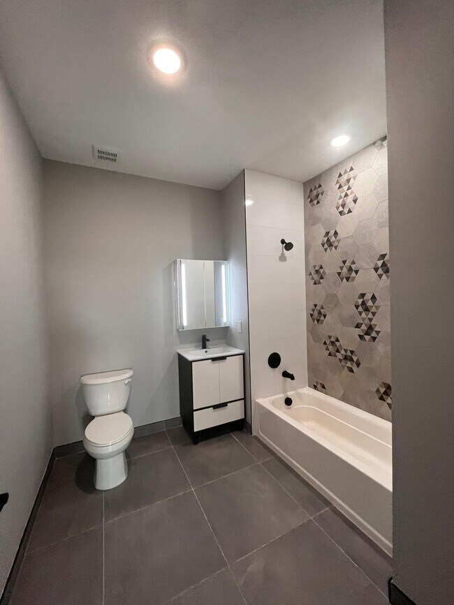 133 Mallory Ave unit 506, Jersey City, NJ 07304 - photo 5