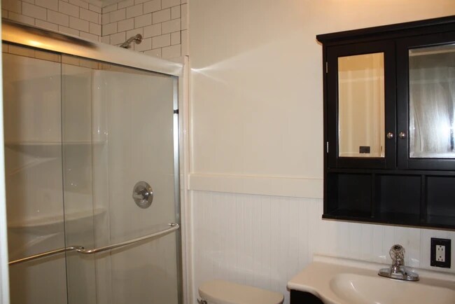 221 E 10th St, Bloomington, IN 47408 - photo 5