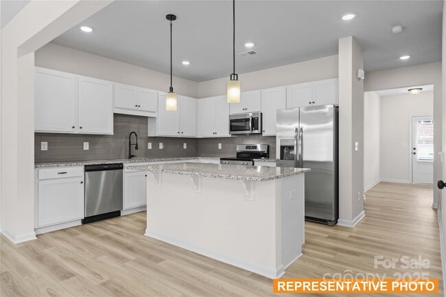 6013 Jasmine Branch Rd, Charlotte, NC 28216 - photo 2