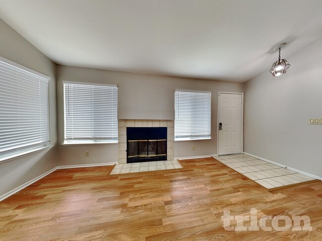 7726 Robinette Rd, Sacramento, CA 95828 - photo 3