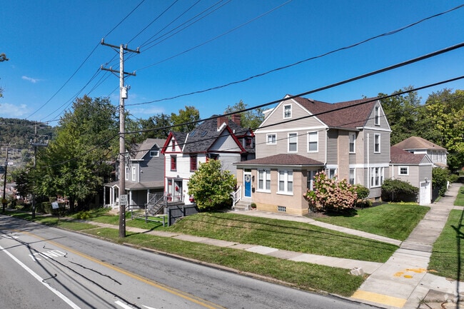 Some houses in Oakmont are situated on a hill.