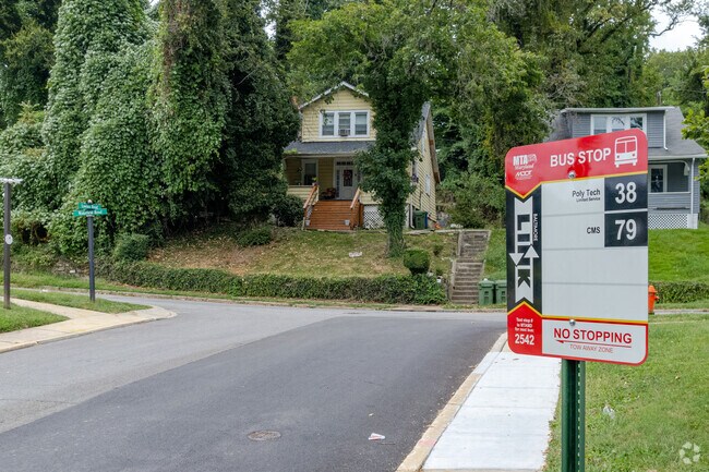 Hop on public transit in West Forest Park for easy access to nearby attractions.