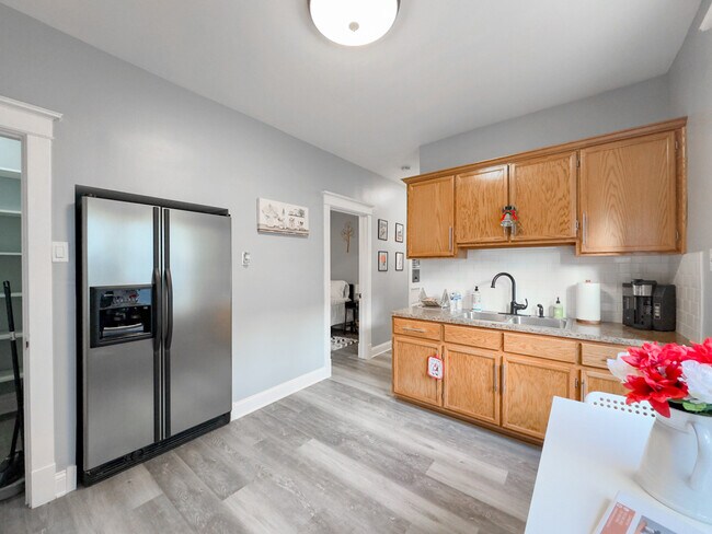 2039 W 23rd St unit 3r, Chicago, IL 60608 - photo 4
