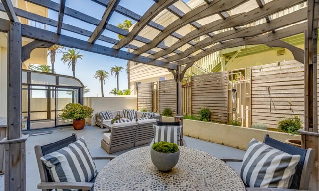 101 California Ave unit 102, Santa Monica, CA 90403 - photo 2